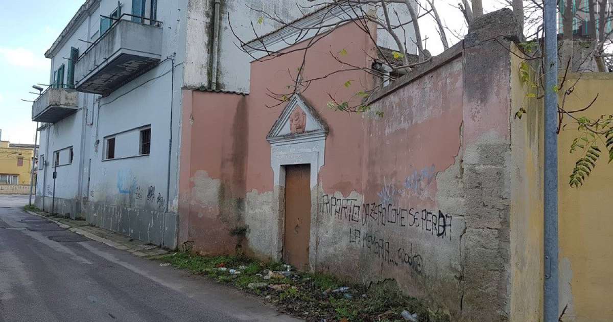 Bari, quella chiesetta rossa che spunta tra Ikea e industrie abbandonate: � San Ciro